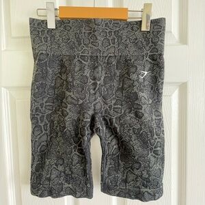 Gymshark Adapt Animal Seamless Cycling Shorts in Ubran Grey/Black Size Large